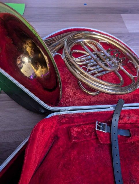 Carl Fischer Single French Horn, USA, Good Condition, with case&MP