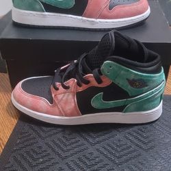 Jordan 1 mid se playground 6y/7.5w