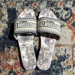 Grey Christian Dior Embroidered Slides(Size 8)– Women’s Designer Sandals