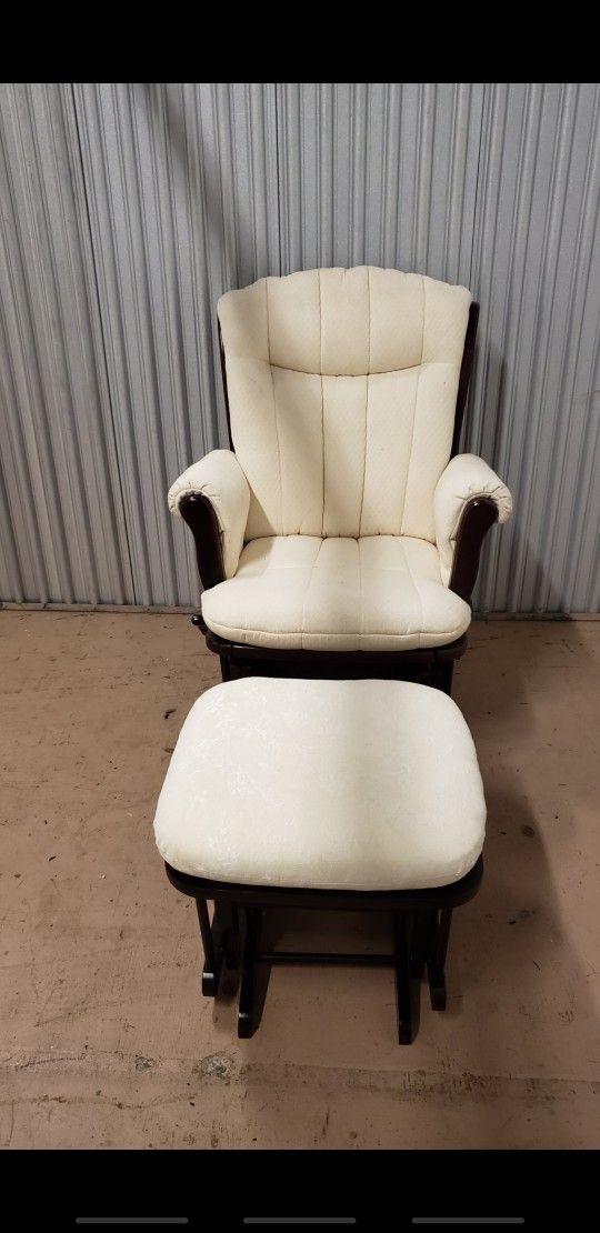 Nursing Chair/Rocking Glider. Dutailier 