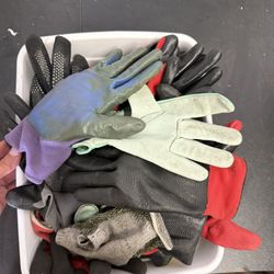 Box of work gloves !