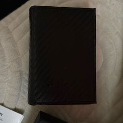 MagSafe Rechargeable Wallet With Find My