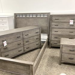 New Queen Bedroom Set 🔥🔥IN STOCK