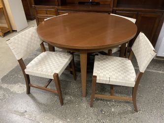 WILLIAMS SONOMA Made in Italy Round Chestnut Dining Table w/ 4 White Woven Fabric Chairs