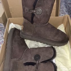 Uggs Bailey Bow Brown Women’s Size 7