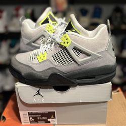 Air Jordan Neon 4 Size 5Y $130