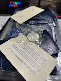 1971 Eisenhower Silver Dollar Uncirculated BU with original blue Envelope & inserts (Have 10 Available) 25ea 🚨 OPEN TO TRADES 🚨