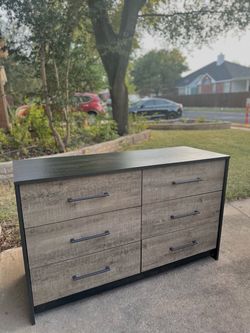 6-Drawer Dresser