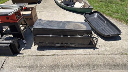Hitch carrier with box