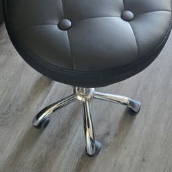 Soft Rolling Stool Chair