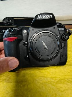 Nikon D200 camera and nikor 28-80mm zoom lens.