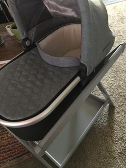 Uppababy bassinet and stand