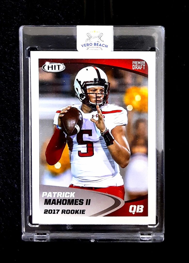 2017 SAGE HIT Premier Draft Patrick Mahomes II rookie card