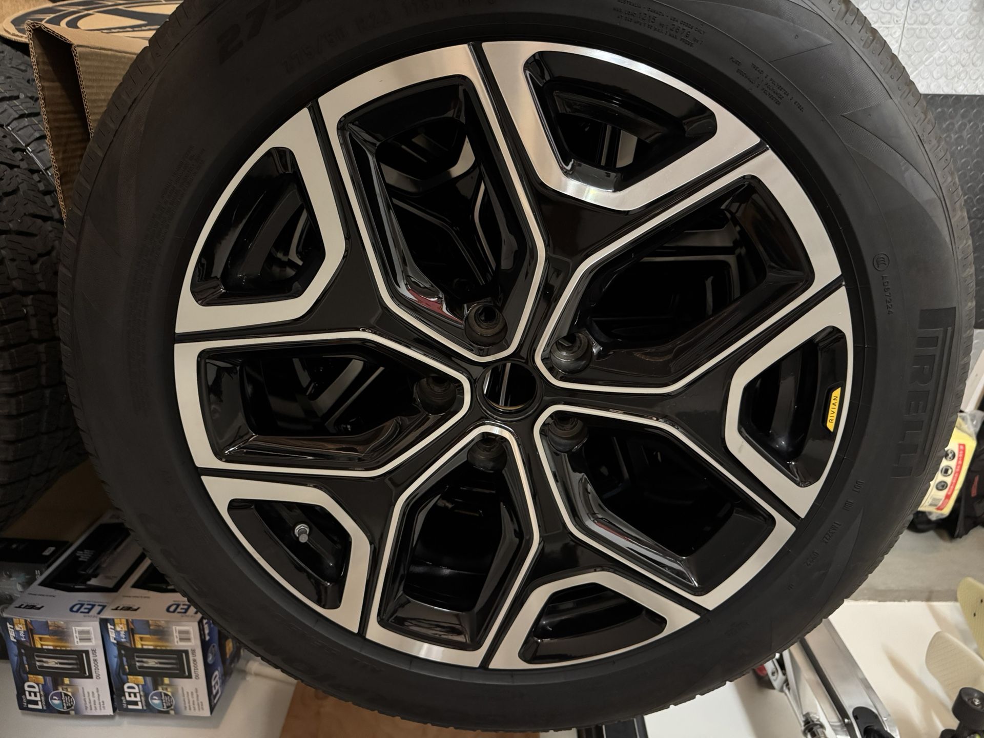 Rivian 22” Sport Bright Spare Tire and Service Kit