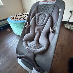 ErgoBaby bouncer Chair 