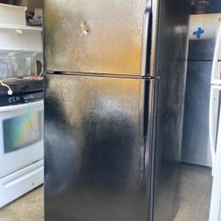 GE Refrigerator 