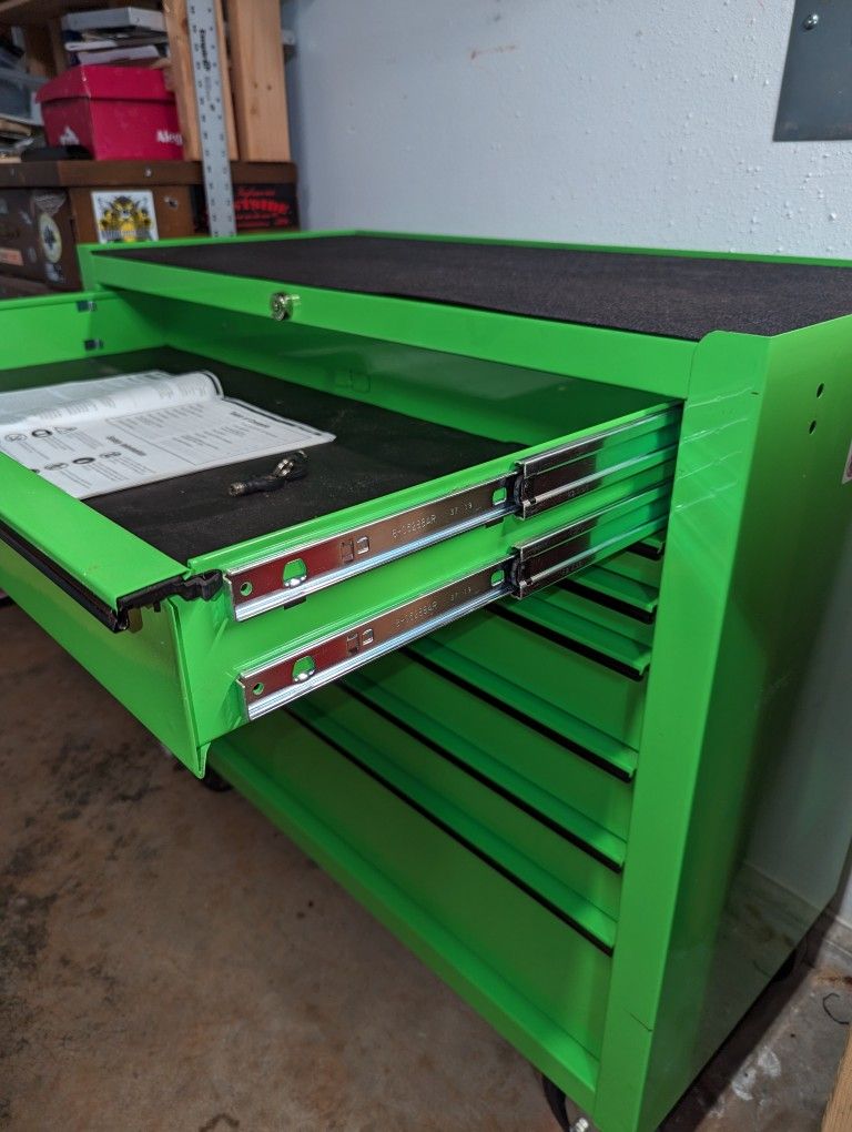 Snap-on KRA4107 Heritage Series Roll Cab Toolbox (Extreme Green