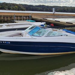 21 Foot Caravelle Bowrider (Very Good Cond)