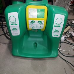 Aqua Guard Eyewashing Station 