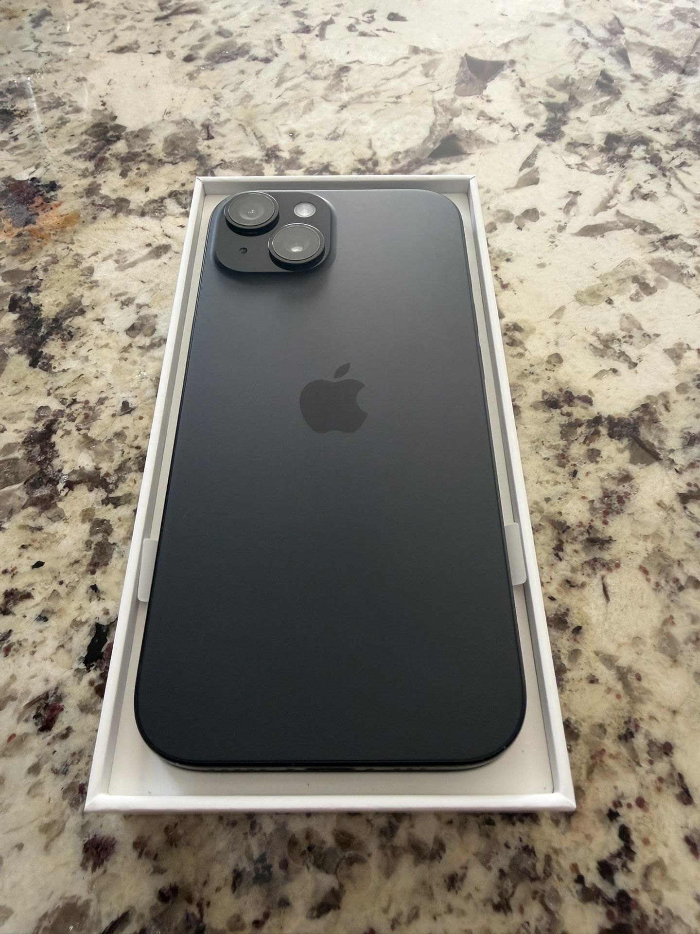 Apple iPhone 15 128GB Unlocked (Like NEW)