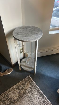 Entry way table