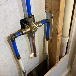 Se Ase Todo Clase De Trabajo De Plomeria Y Chirrol Y Pintura 