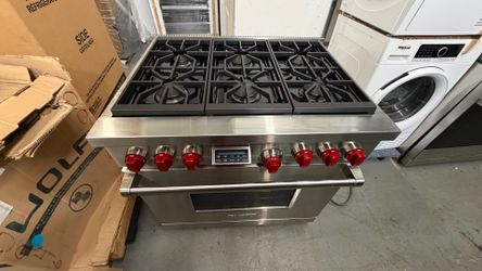 🔥 LIKE NEW WOLF 36” DUAL FUEL RANGE – 6 BURNERS 🔥  Brand: Wolf Model: DF366 Condition: Like New with Store Warranty  💰 MSRP: $10,225  🔥 Price Toda