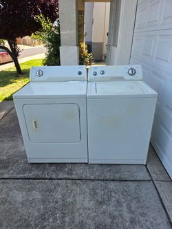 Whirlpool Washer and Dryer Set (Electric)
