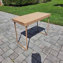 Fantastic condition being 50 years old.
Folding legs work perfectly and this is great for tailgate party prep table barbecue camping

Local pick up in