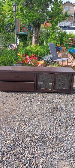 Free tv stand