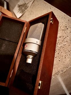 Neumann TLM 103 Condenser Microphone + Original Wooden Box
