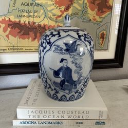 Large Beautiful Porcelain Ginger Jar With Lid