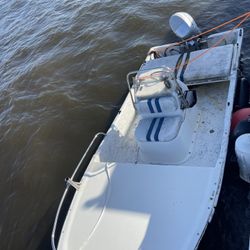14’ TwinV Center Console