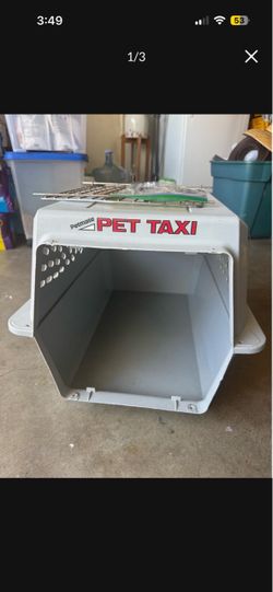 Collapsible pet carrier