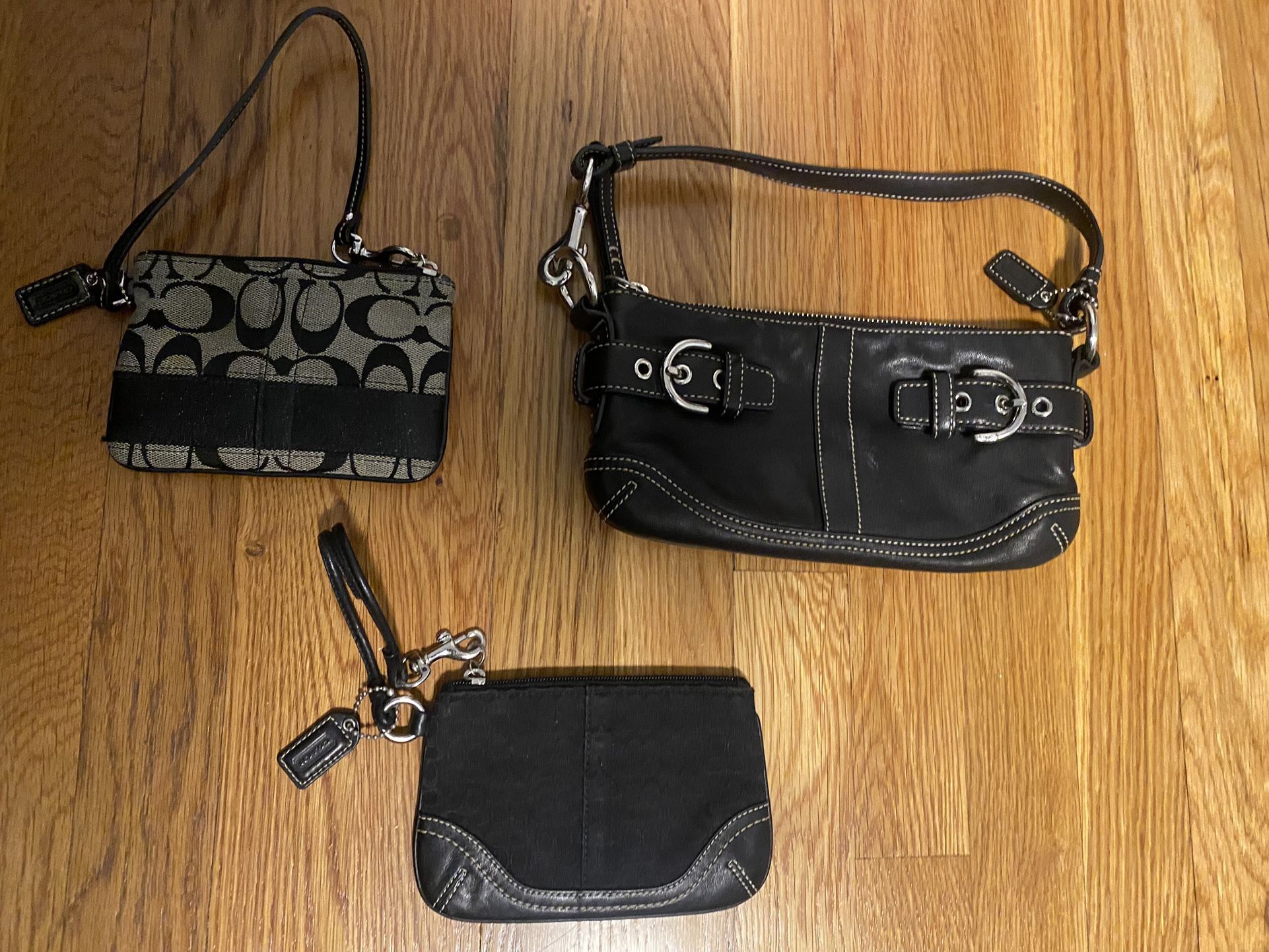 Coach - Wristlet Lot