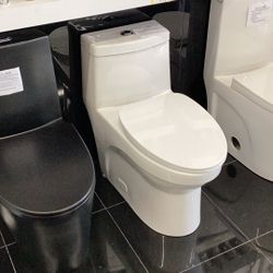 New Single Piece Toilet, Fully Skirted Easy To Clean, Dual Flush Water Efficient Available For Pick Up 