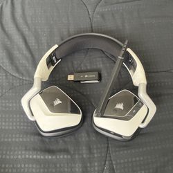 Corsair RGB headset 