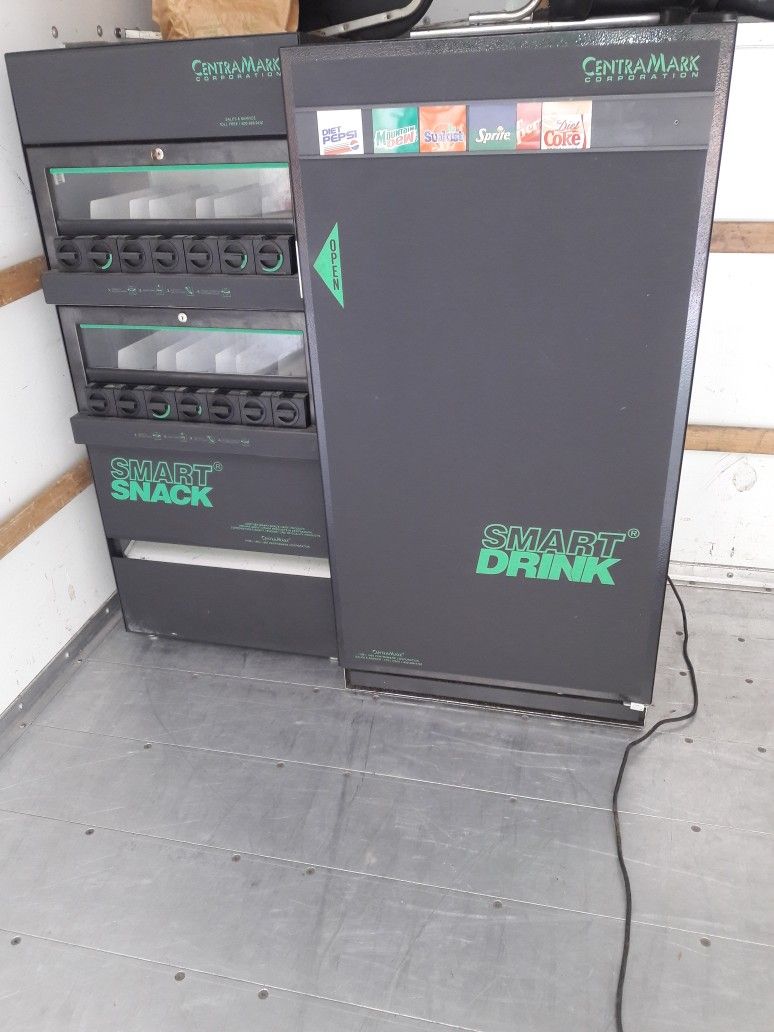**SNACK AND SODA VENDING MACHINE/FRIDGE