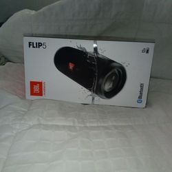 JBL Flip5 New Unopened Box 