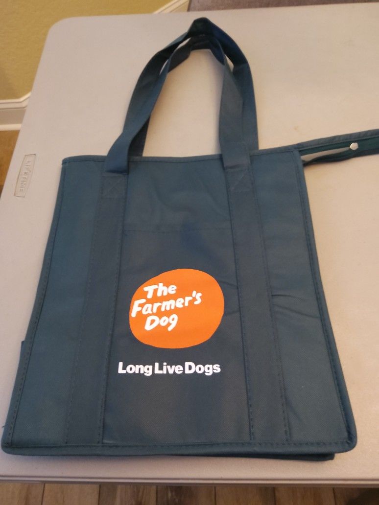 Farmers Dog Zippered Insulated Tote