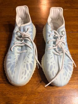 Men’s tennis shoes size 12