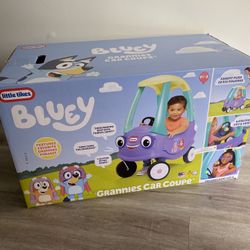 Little Tikes cozy coupe Bluey Grannies Car Coupe with 2 Accessories ages 1-5