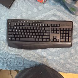 E-YOOSO Wireless Gaming keyboard, Does Not Come With Mouse  Model E-787
