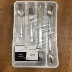 Flatware set with tray organizer