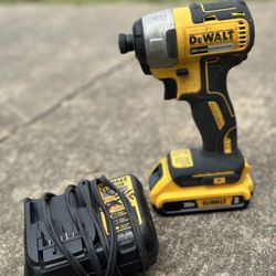 DeWalt Impact Driver Kit ( Battery & Charger ) 