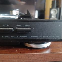 SONY FULLY AUTOMATIC TURNTABLE WITH BUILT-IN PHONO PREAMP $160 FINAL PRICE 
