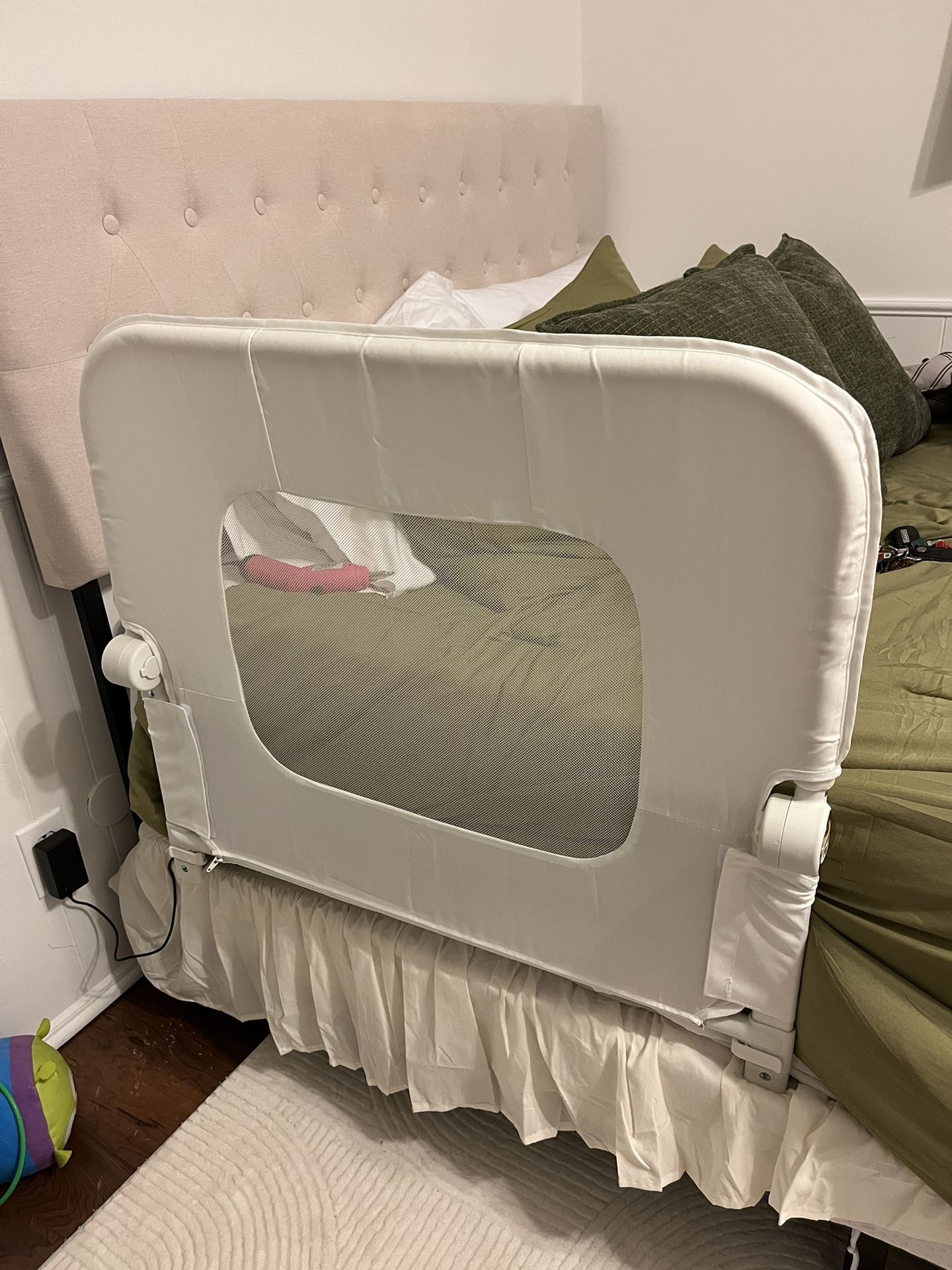 Toddler bed rail
