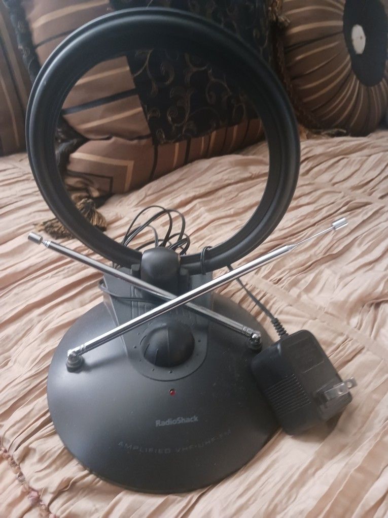 RADIO SHACK TV ANTENNA