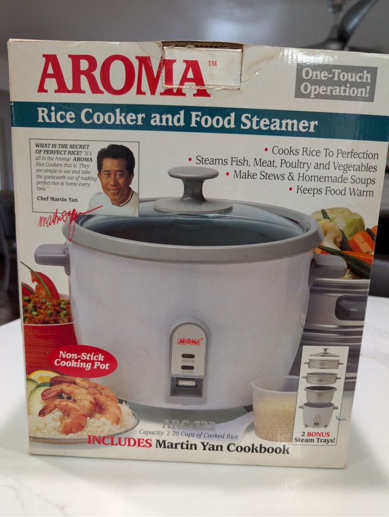 AROMA Rice Cooker and Food Steamer with Martin Yan Cookbook