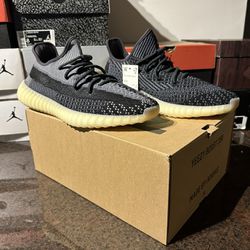 YEEZY BOOST 350 CARBON SIZE 10.5